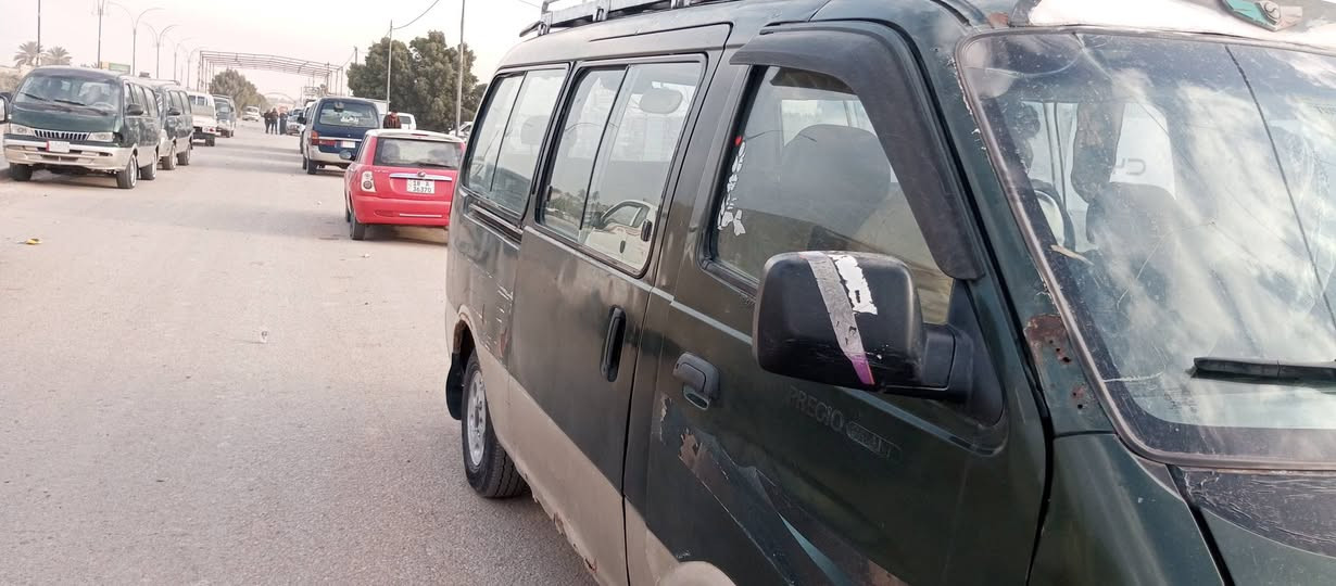 السلام عليكم مرخصت الادمن سياره بريجو موديل 2000 كير مكينه اكسن مكفولات مكان السياره نجف كوفه عباسيه 
السعر 58 وبيه مجال رقم راعي السياره*********** 
السياره مصفره هيئه ومرور تاخذ صافي مداور ثاني يوم
