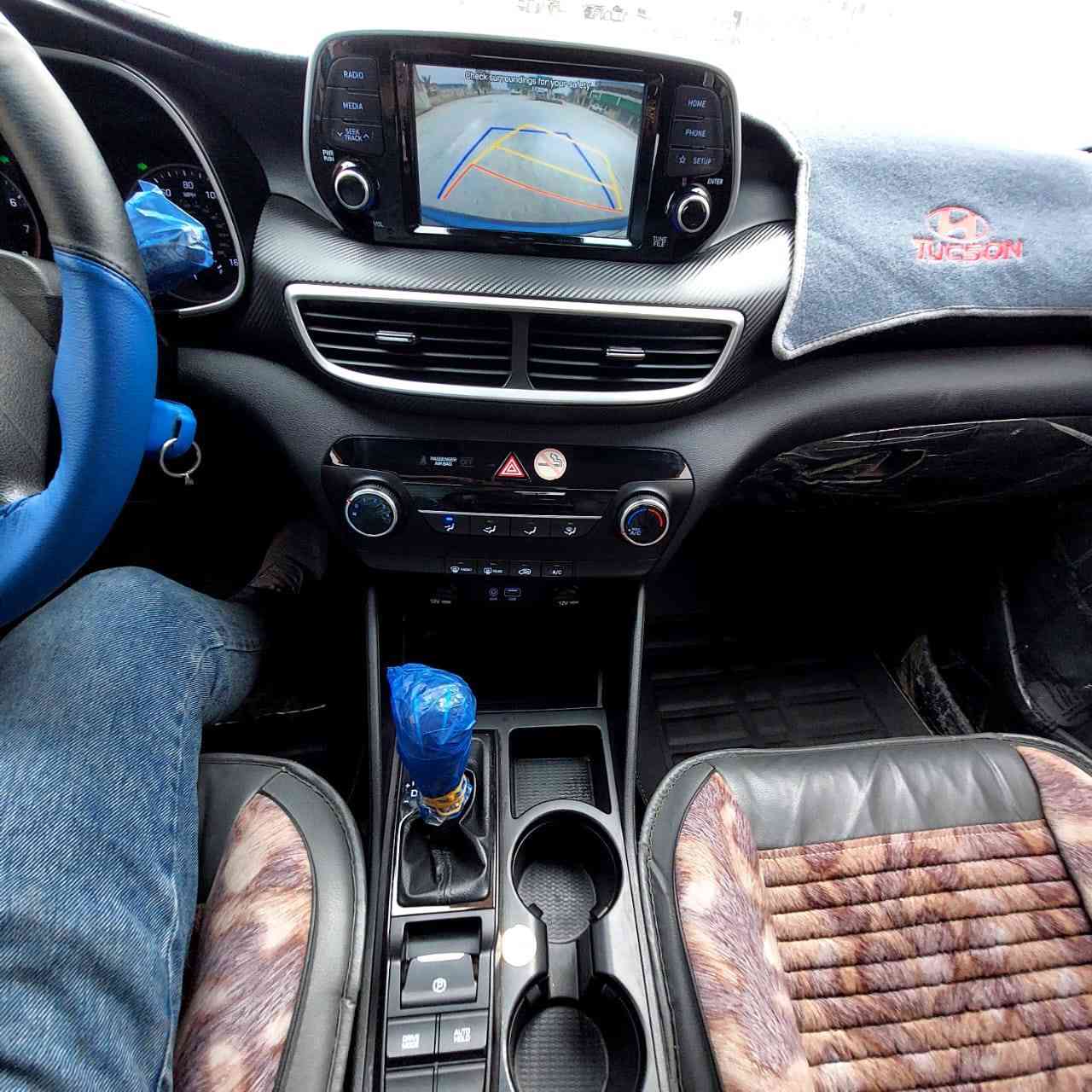 السلام عليكم توسان١٩ وارد امريكي ضررها البنيد مبدل وبيه ملاحظات بسيطه السياره جاهزه من كلشي تخم تاير السعر ١٦٥وبيه مجال.هذا رقمي وتدللون ***********
***********
