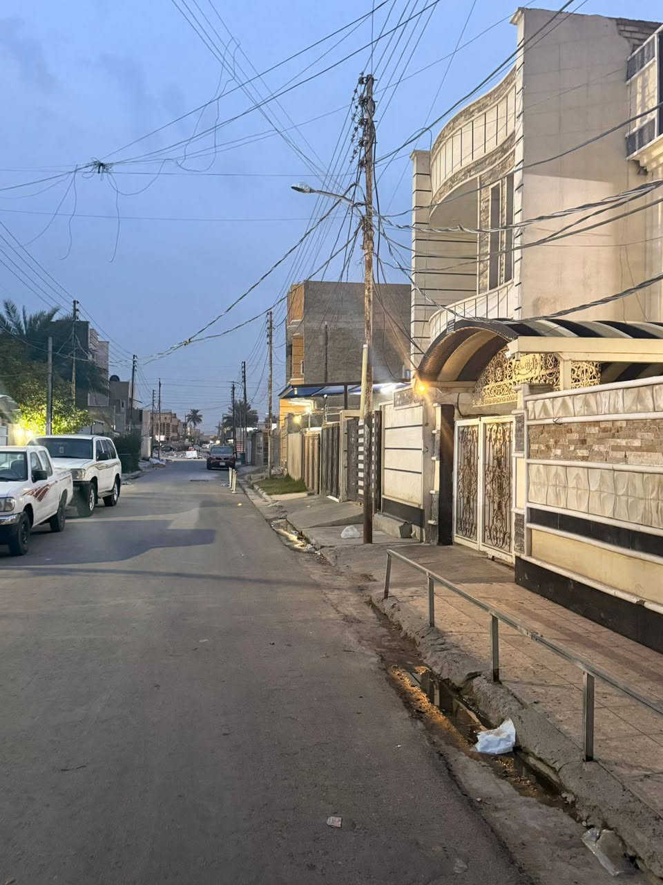 السلام عليكم اللايجار اللايجار يوجد لدينا مشتمل 80 متر في منطقه حي الجهاد الطائي خلف المصرف غرفتين نوم وصاله ومطبخ وخدمات هاتف ***********
