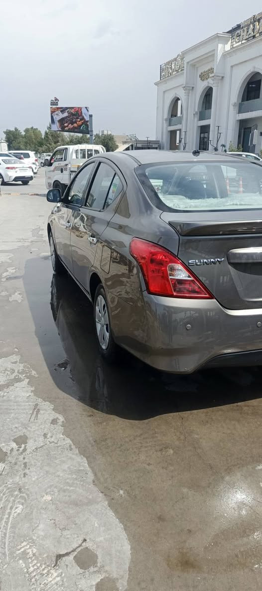 نيسان سني هندي
موديل 2019
ماشية 36 
باب اليسار الامامية مبدلة بأصلي 
سبير بعده ما نازل بلادي
وبيها نظام كامرات كامل
طخات بسيطة جدا تروح بالبولش
ضربة بالچاملغ ومصلحة على البارد
السعر 100 وبيها مجال بسيط
للاستفسار الاتصال بالرقم ***********
