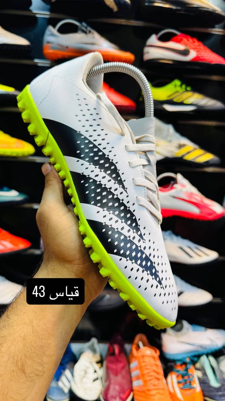 السلام عليكم 

احذية تارتان اصلي باله اوربي 

موضح بالصور القياسات 

خدمة توصيل 🚚 لكل المحافظات متوفرة 

العنوان/كوت-الشيشان /عمارة التجهيزات الرياضية 

رقم الهاتف/***********

