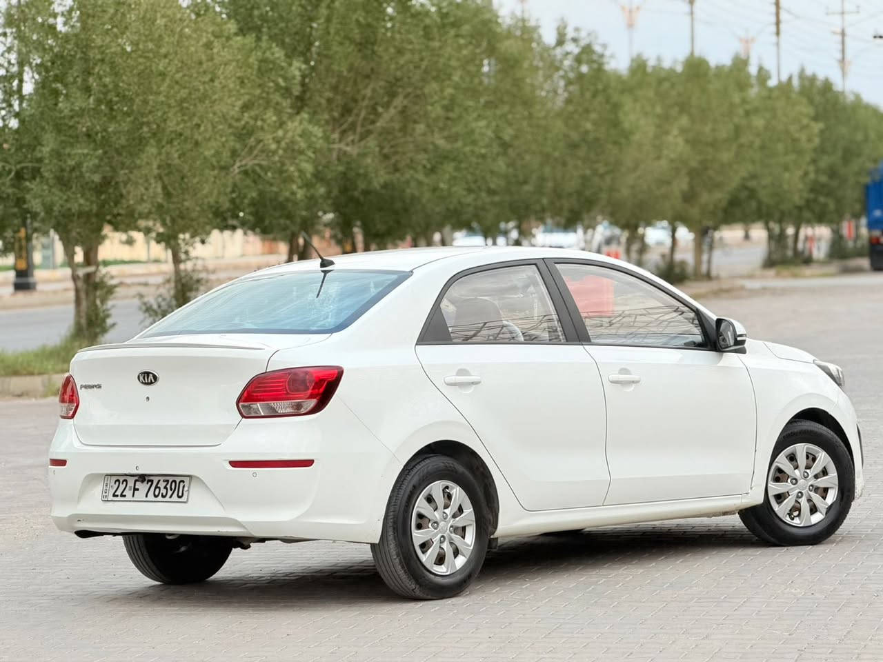 سلام عليكم
*********** 
كيا بيجاس  
موديل :2020 
سعره 115 ورقه وبي مجال بسيط
المحرّك: 1400  (4 سلندر)
كير اوتماتيك
- نوافذ كهربائي
   •حساسات خلفية 
 نظام ABS لمنع انغلاق المكابح
 •تحكم استيرن
•نضامUSB
•نضام بلوتوث 
•نضام AUX
•مرايات كهربائية 
•مانع انزلاق 
———
•كير محرك بشرط
•تخم تاير جديد 
•باتري جديد 
•حداديه جديدة
•ماشية 122 الف
مكان سياره ديالى قضاء خانقين
