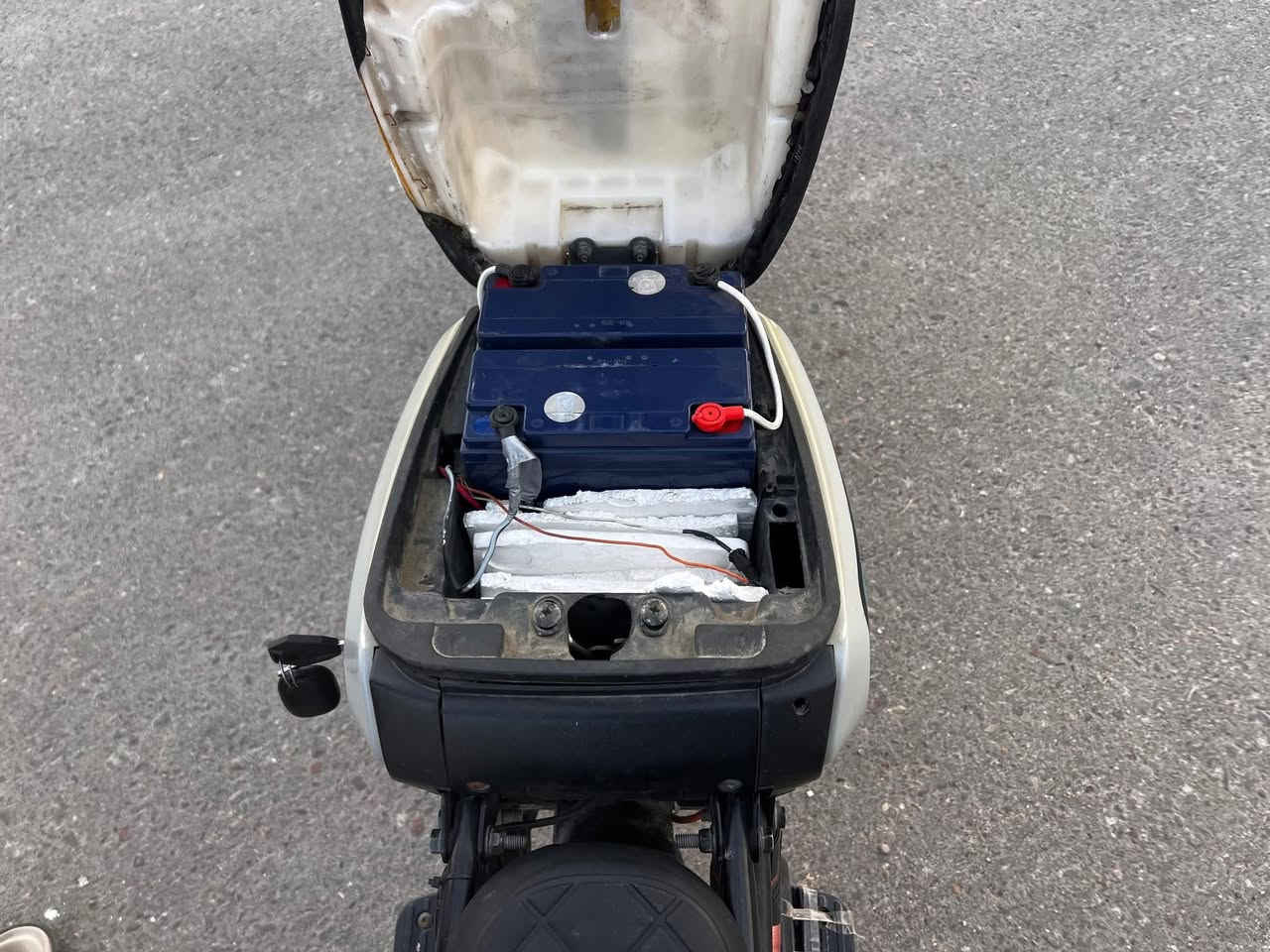 دراجه شحن R9دراجه كلشي بيه شغال باتريات جدد قبل شهر امبدلهن 22ابير الملف 1500دراجه جاهزه ونضيفه السعر 350وبيه مجال قليل لشراي مكاني البصره الصمعي الجديد مقابيل الموفقيه التواصل ***********
