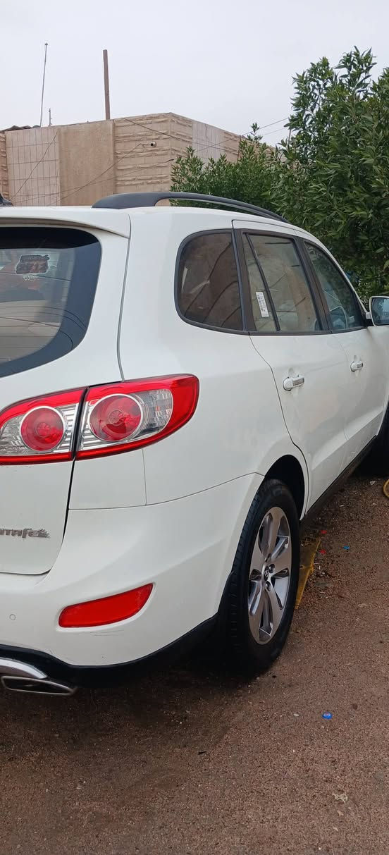 السلام عليكم من رخصت شباب سنتافيه مديل ٢٠١٢ خليجي فتحه تحكم جهتين ستيرن كفاله ضربه وتبديل وصبغ ماشيه ١٩٠ كير مكينه حداده منظومه تبريد تخم تاير منظومه زنون سيارة جاهزه ماناقصه رقم بصره راعيه يريد تحويل هاذ رقمي ***********
