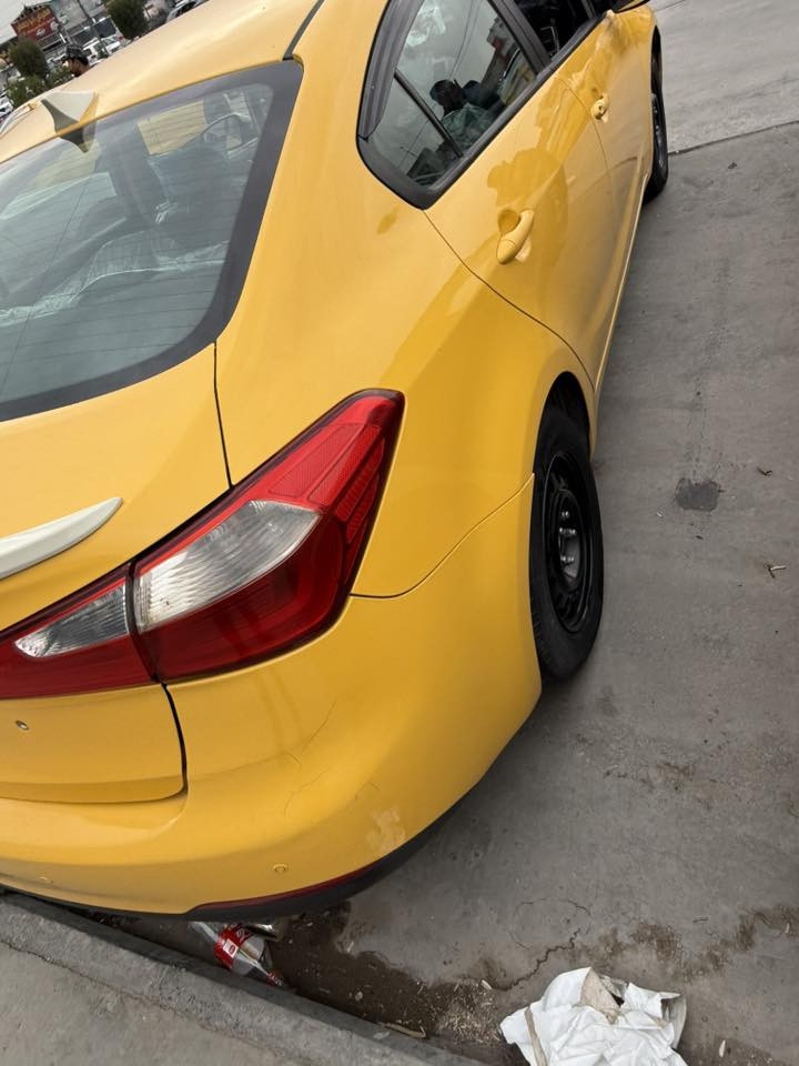 كيا فورتي 2015 مكينه 2000دوش كشنات جلد حادث بنيد وجاملغ جانب الايمن سياره خير من الله تبريد شغال 
السعر 105$ وبيها مجال للشراي بيع عقد مروري مباشر 
حداديه جديده 
***********
مكان السياره بغداد
