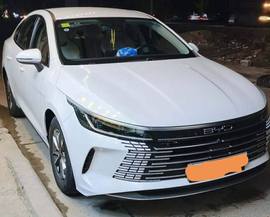 السلام عليكم بيوايدي دستروير ماشية الفين و٤٠٠ رقم بغداد بيه رصعة مال حصوة بل بنيد موضحة بل صورة السيارة باحالة الوكالة سعر ١٩٧٥٠ رقم ***********
