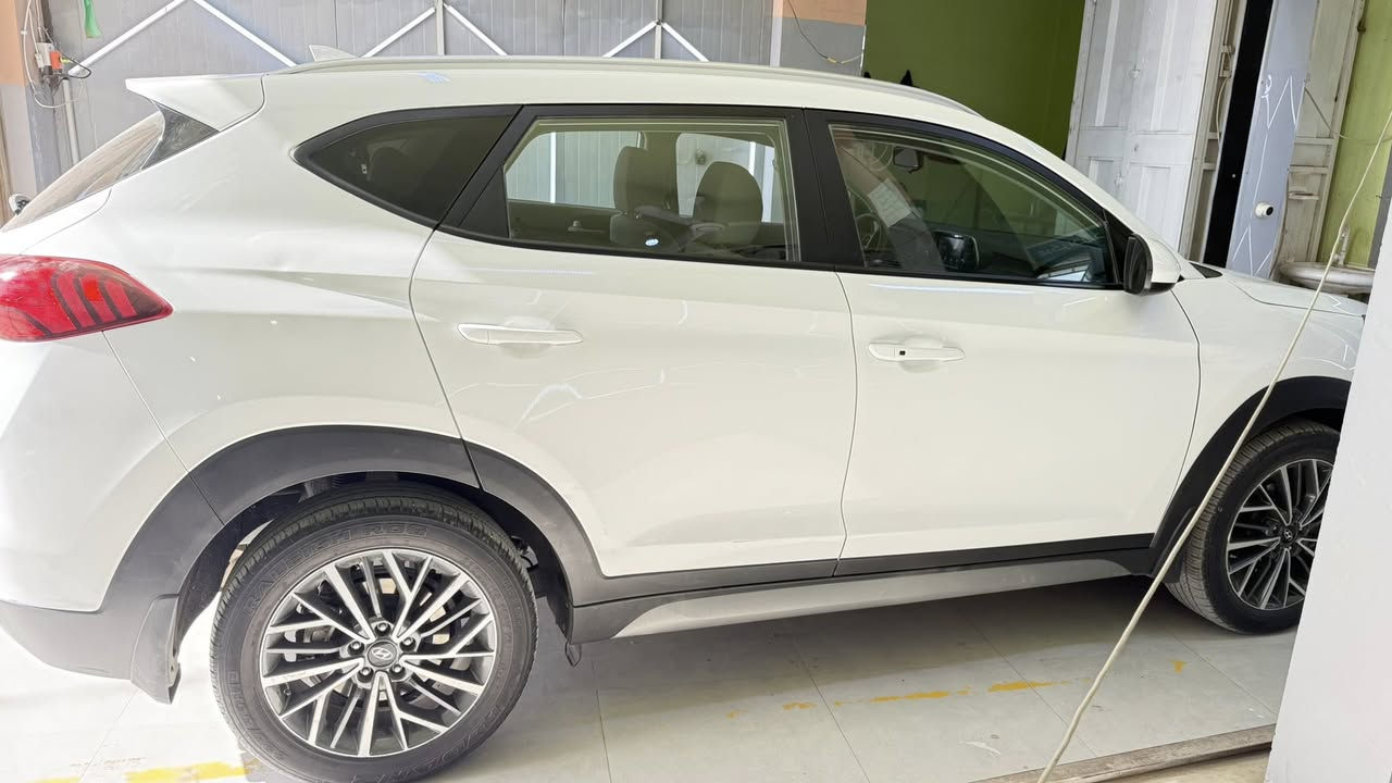 توسان امريكي 2021
ماشيه 40
فول عدا البونراما 
بصمه + كراسي كهرباء + كراسي تدفئه + داخل ابيض 

حادث جاملغ وبنيد فقط باقي السياره كفاله من النكره
شرط السونار لابارد ولادحجه ولا شخطه 

رقم بغداد كفاله من الكير والمحرك والتبريد والحداديه عدا جاملغ وبنيد 
السعر 165 المكان بابل الحله 
***********
