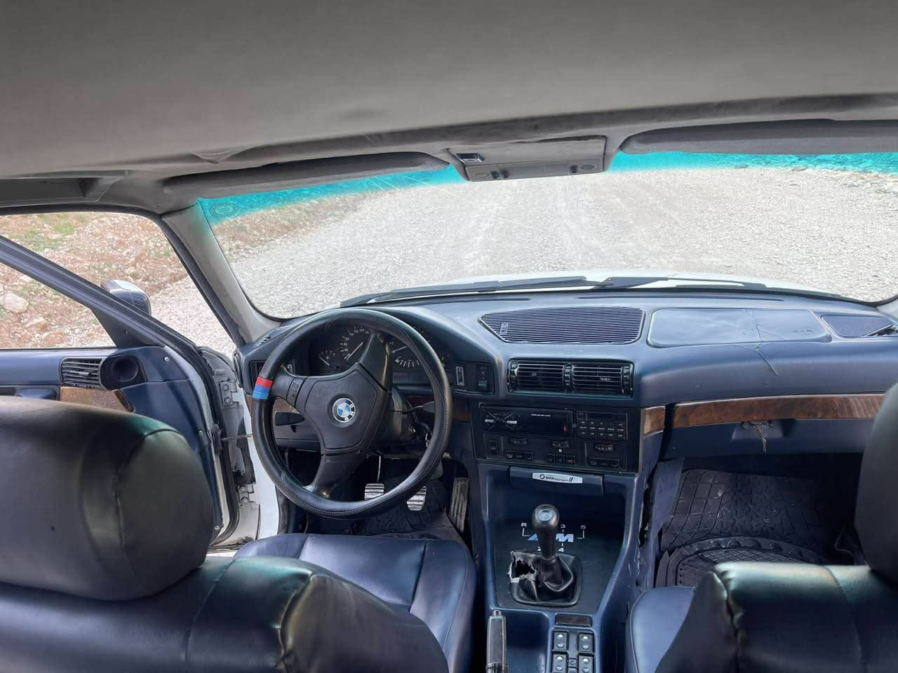 بیئیم مۆدیل1995لۆک ئاڕم پلاستیک هەولیر بەشەرتی ئەوەلیات فول مواسەفات مەکینە525 بەس تۆماتیک نیە کوشن جڵد ناو فۆڕمیکا جام کارەبایی سڵاید ئاوینە کارەبایی تەبریت سارد و گەرم بەشرت سەیارەکە تەبریت مەرکەزی قوفڵ مەرکەزی  سەیارکە نمونەیە لە جوانی  حیزام بۆیاخ بێ دەعمو لێدان پیشت و پێش کەپس بێ قەپ و قۆپ  گێرو مەکینەو تەبریت تەقەو ڕەقەی بەشەرت  ناو غوڕفەی لۆک بێ دڕاو بەرەدەرگای لۆک یەک دینار مەسروفی تێدانیە کێشەی کارەبایی تێدا نیە سحری 46گەڵاو یەک مەجالی کەم شوین کۆیە ژم***********وەتساپ و ڤایبەری لەسەرە كويسينجاك, أربيل
