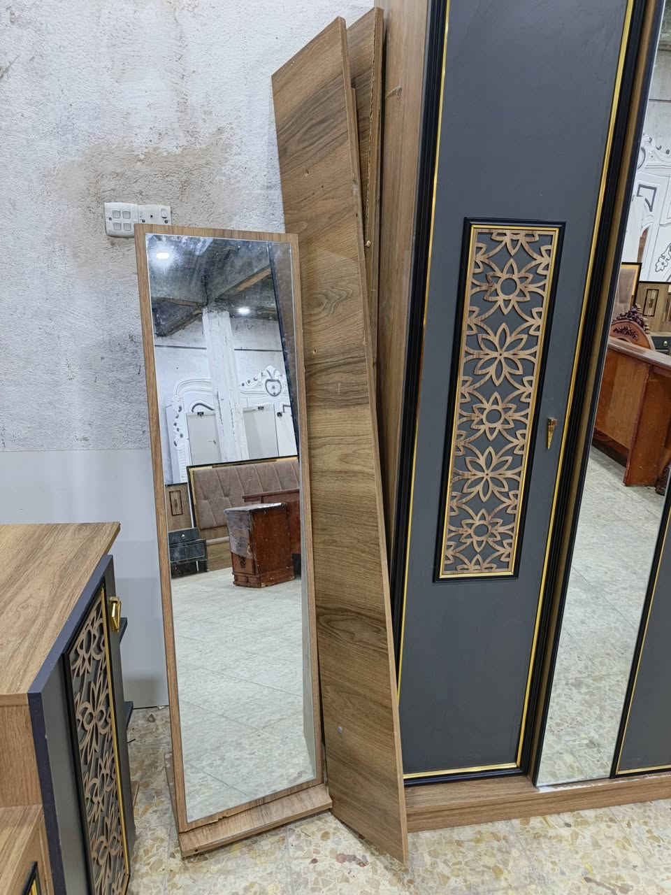 غرفه تركي جديده ٧٥٠ بيع مستعجل ناصريه ***********
