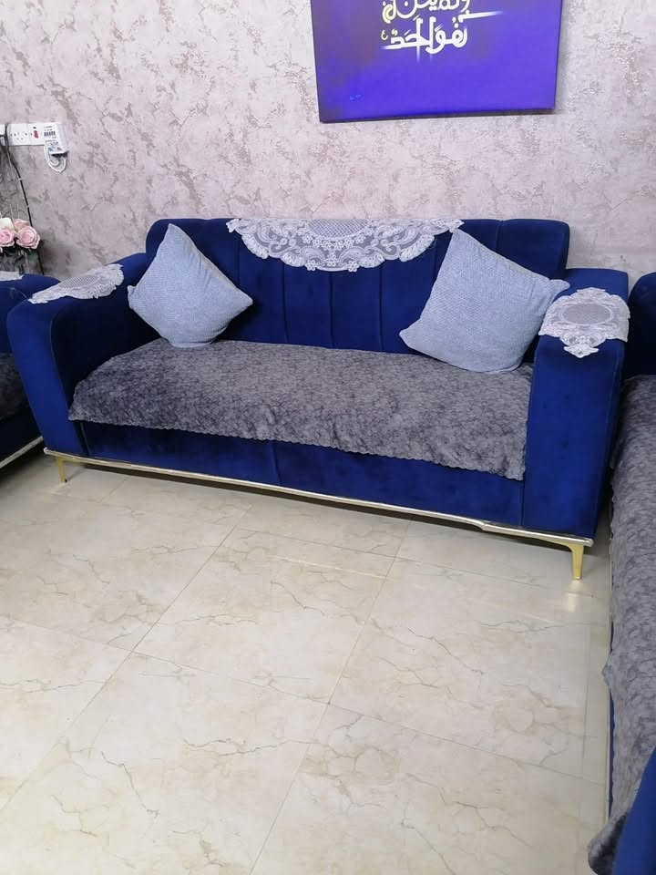 السلام عليكم تخم عشر مقاعد نظيف اخو جديد مابي ضرر سفنج زين منازل مكاني الشعب ***********رايده 400
