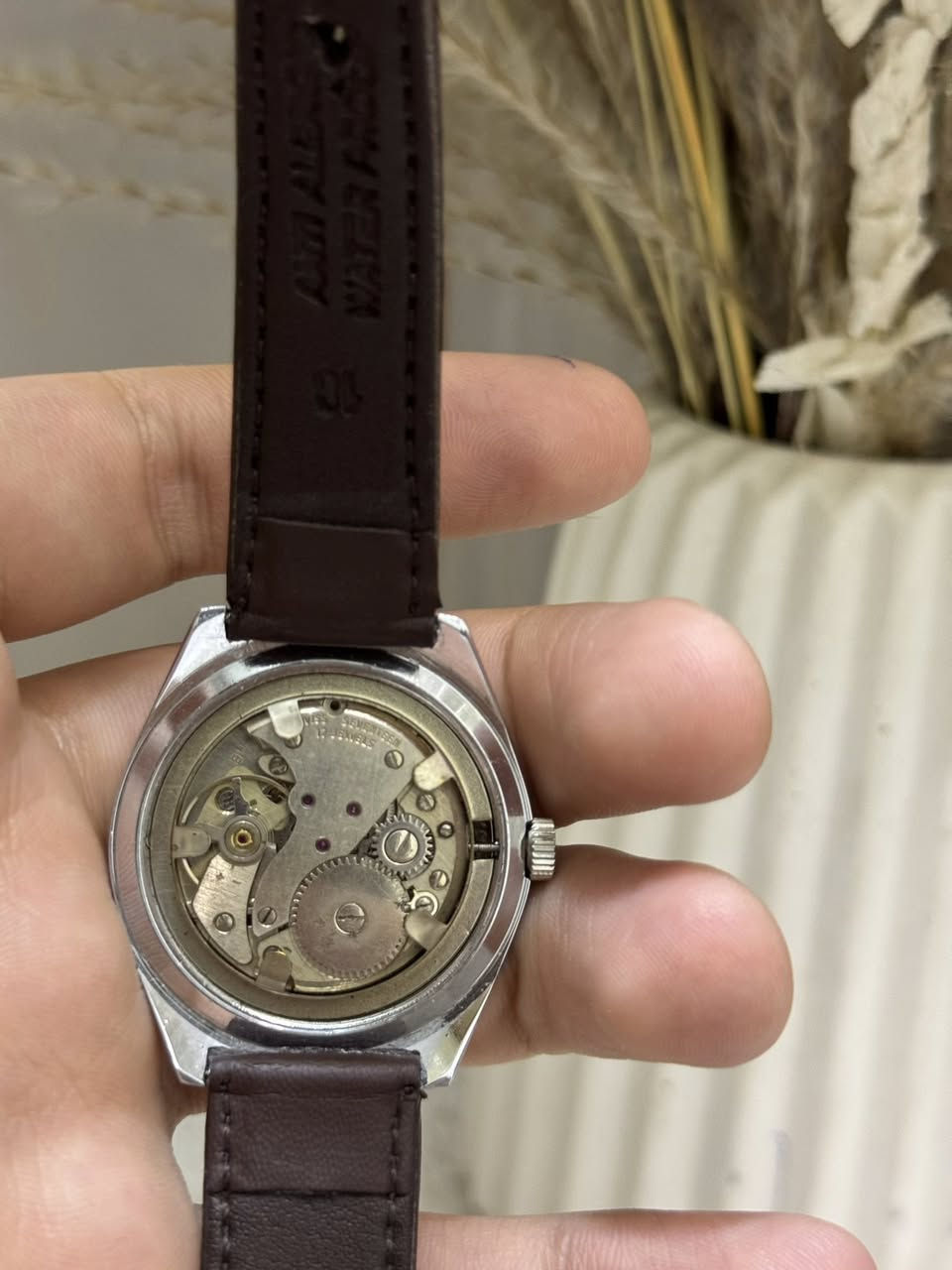 ساعة سويسرية نادرة جداً جداً
ماركة FORTIS
مينة مميزة بصورة العملة ليبرتي 
ماكنة سويسري
تحتوي على 17 حجر
تعمل بنظام التعبئة اليدوية ( تكويك)
الاميال مضيئة
توصيل لكل المحافظات 

الساعة مزاد الاعلى ياخذها


**إذا كنت صاحب هذا الإعلان وتريد حذفه لأي سبب، رجاءا أرسل رسالة إلى الدعم الفني**