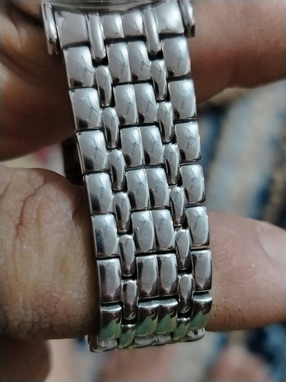 يا الله
تحيه طيبه 

للبيع ساعه ماركه لونجين الجميله جدا 

القطر 32 ونص

الساعه بلاديه بالكامل 

كوارتز بطاريه 

المينه لوك نظافه الساعه جيده جدا

السعر 230 دولار 

يوجد توصيل


**إذا كنت صاحب هذا الإعلان وتريد حذفه لأي سبب، رجاءا أرسل رسالة إلى الدعم الفني**