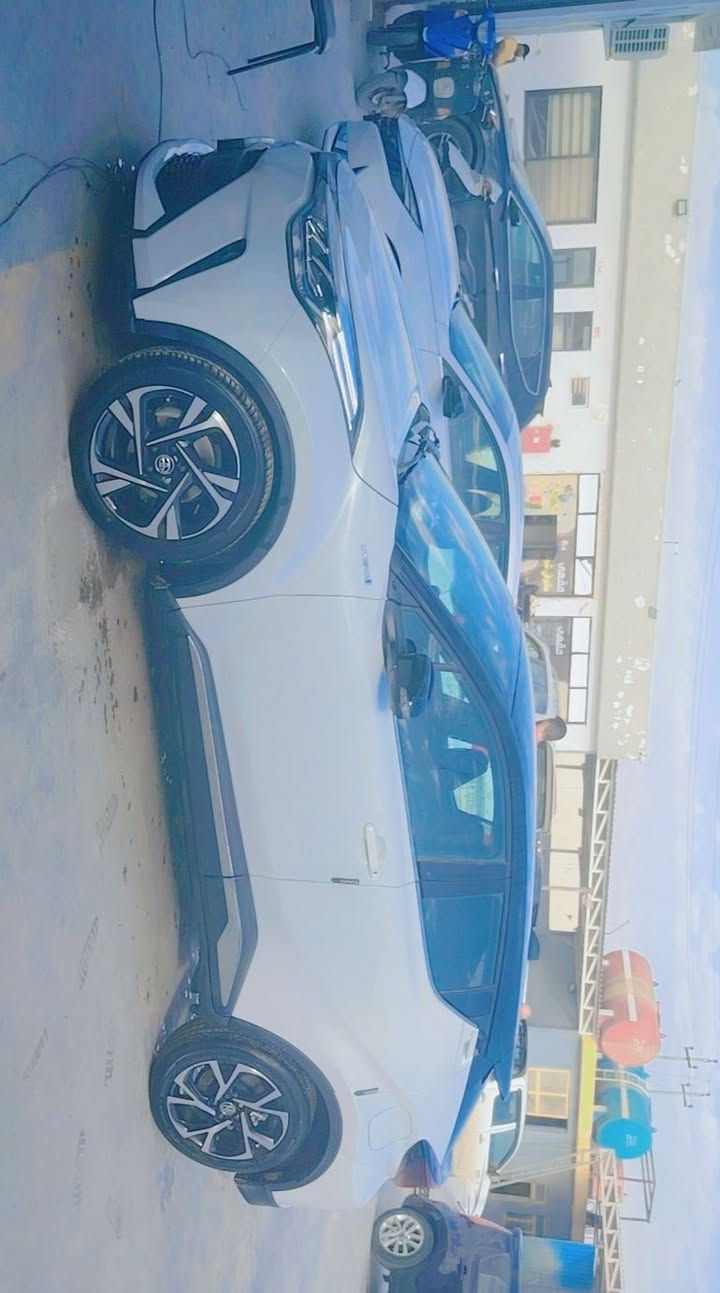 بيع تويوتا C-HR  هايبرد فول مواصفات 
محرك 1800تيربو ..موديل 23 رقم بغداد ماشيه 30 الف دخول كويتي ..اخوان السيارة ضررها جاملغ ومبدل بيها صبغ 5 قطع بدون ضرر ..جناية السيارات يعرفون بالكويت والدول ليش تصبغ السيارة .. مكان السيارة في الكوت معروضة 165 $ بيها مجال للشراي ..***********
