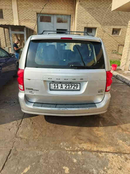 السلام عليكم دوج كرفان ٢٠١١ أمريكي بدون حادث كلين بيه فقط كلير جاملغ خلفي السياره فول لمتدد بغداد بسمي السونر موجود بصور كير محرك بحاله جيده مكان السيارة بغداد الغزالية السعر ١٣٢ مع مجال اتصل على صاحب السيارة *********** مكلف بنشر ممنون
