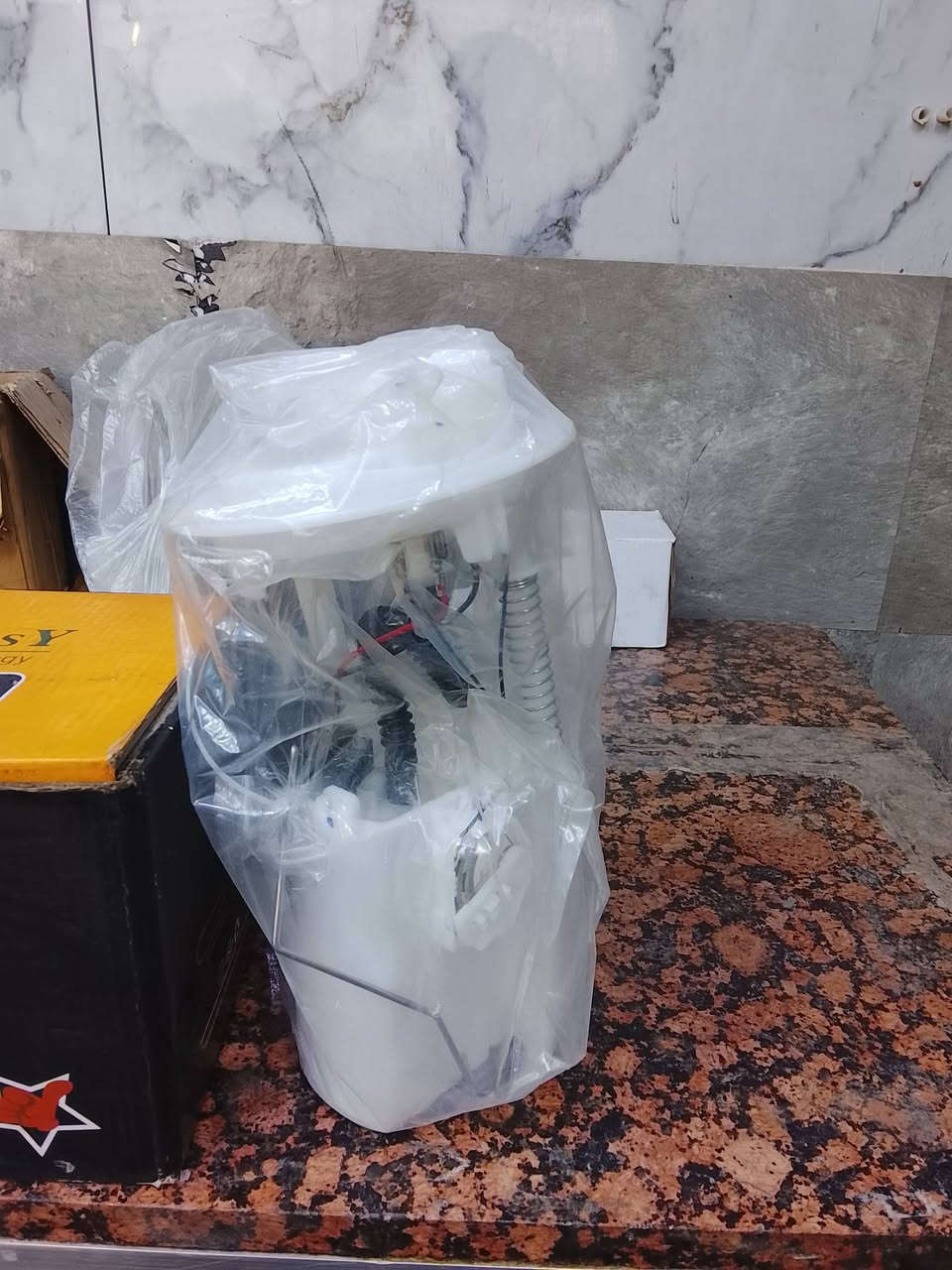 سلام عليكم
جاك صيف و يحتاجلك عبوه فيت بم كامل جيب و شد بعده جديده ما مفتوحه من جيس وياهة فيشه كامله ما بيه اي نقص سعر 50 
***********
