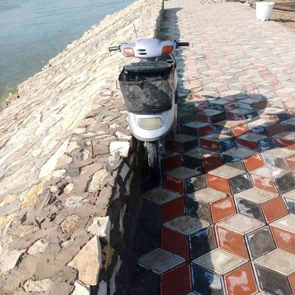 سلام عليكم دراجه منغوليه مكينه جديده مامستعمله هواي شلعته حلوه مكاني طوريج ريده 200 اتصل وبيك خيروتدلل رقمي(***********)
