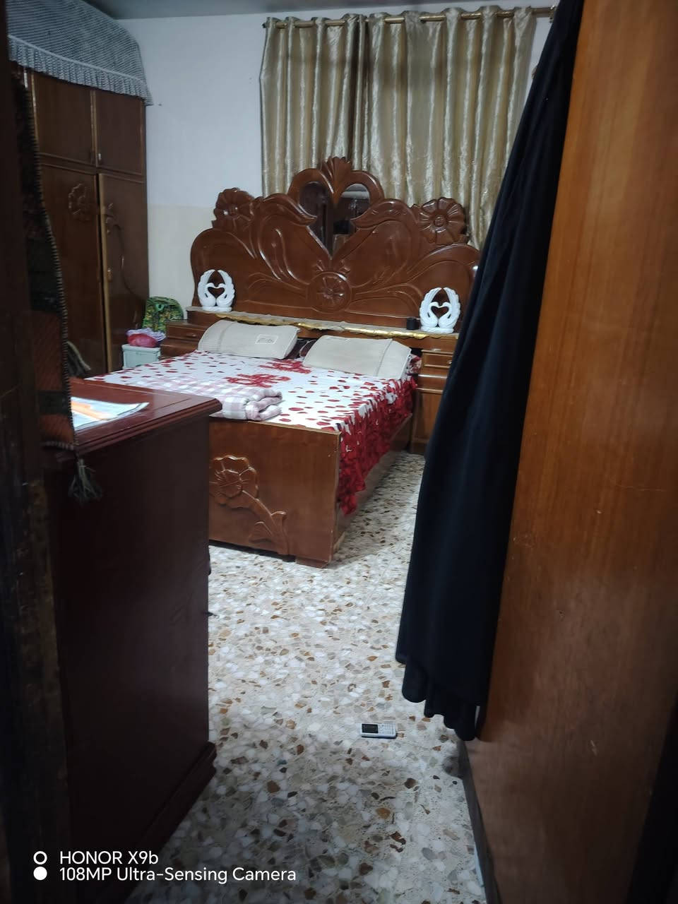 سلام عليكم بيت البيع مساحه 175 متر البيت يحتوي غرفت نوم+مطبخ+وهول+وصحيات +وحمام+ومنور وره البيت
سلام عليكم بيت البيع مساحه 175 متر البيت يحتوي غرفت نوم+مطبخ+وهول+وصحيات +وحمام+ومنور وره البيت
العلم البيت من منور الباب الهول كله ماشي
1_⚡ كهرباء وطني  خطين 2 
2_ مجاري
3_ ابي ماء اساله بل باب
4_ يبعد عن شارع العام 1000  لو  800 متر يعني قريب عن شارع العام
5_ عرض شارع 5 متر
6_ الصطح فرشي
7_ البيت اعكاده درجه أوله
8_ موقع الدار ورديه خارج سيف سعد قرب فرن صمون مصطفى
9_ تفاصيل أكثر اتصل ع رقام *********** / ***********
 10_ سند 25 ابو فسفوره بسمنه
11_ السعر 50 وبي مجال الطيبين زورونه وبلخدمه احنه
