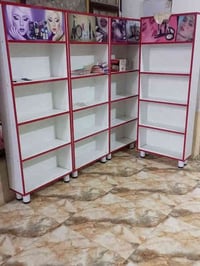 فاترينة خشب • ٤ صغار • ٣ كبار