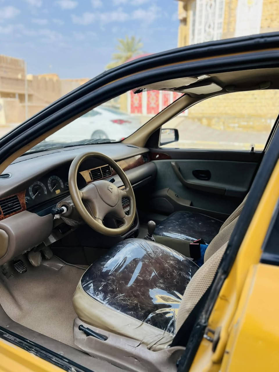 سلام عليكم سمند 11 بسمي سنويه ل30 خط وبحث مصفره كير ومكينه وتبريد مكفولات العنوان واسط مركز المدينه رقم *********** السعر 32 وبيها مجال
