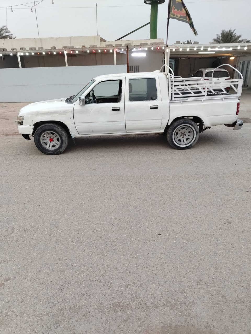 بيكم دير2009
سنويه لل30
مكينه كير اكسن خير من الله.. 
لكشر شوف لعين. حداديه نص عمر.. كهربائيات يرادلها ترتيب بس شغاله
سعرها 28 بيها مجال
مكاني كوت 
***********
