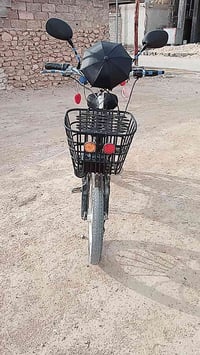 للبيع موطور شحن 3 بطاريات زينة كهربائياتة كلها شغالة نظيف تايرات زينة ...