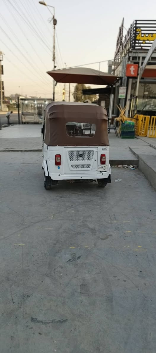 سلام عليكم تكتك موديل ٢٢ بيه ضربه أقل من شبر بارد واضحه بل صوره مكوله من صبغ ولمعجون بيه دوس عله حطتهن مكينه مامدوده عليه صبانه بعدني مسويهن مكاني بغداد شعلها سعر ٨٨٠٠
***********
