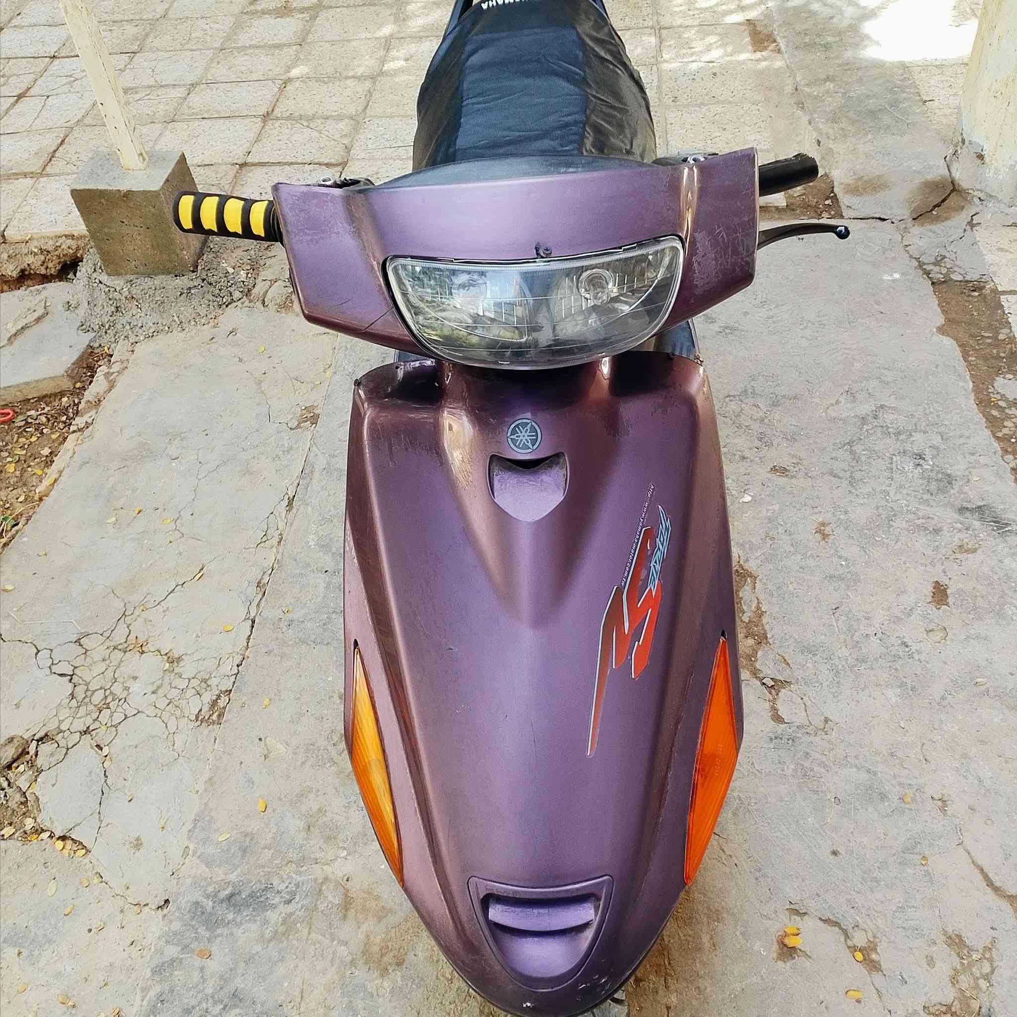 دراجة فراشة نضيفة شلعتها فول كاملة نقصها بس باتري وتشتغل سلف وكهربائيات 
 رايدها ب 275 مكاني طهمازية 
***********
