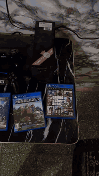 السلام عليكم بلي فور سلم نص تيره بلي نضيف كلش لوك ستيكر بعده الستيكر بي كامل ملحقات يجي ويا يو بي اس و يدتين مع  حساب مع واير LAN لتقويه الانترنيت يجي ويا 5 اقراص هنة
جي تي اي 
رزندت ايفل 2
اونرش لعبه سيارات
ماين كرافت
فيفا23
هذن الاقراص ولالعاب داخل البلي هنة
بوبجي 
اسفلت لعبه سباق
روبلوكس
splitgate2 لعبه قتال تشبه كلفديوتي
ات تيكس تو 
باتمان 
روكيت ليك
وبعد لعبتين يعني 14 لعبه البلي شرط النضافه مامستخدم وماموجود توصيل السعر خاص المكان بغداد شعلة الرقم ***********
