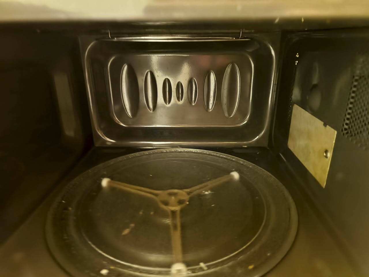 مايكرويف الجي نضيف فول للبيع 
***********
