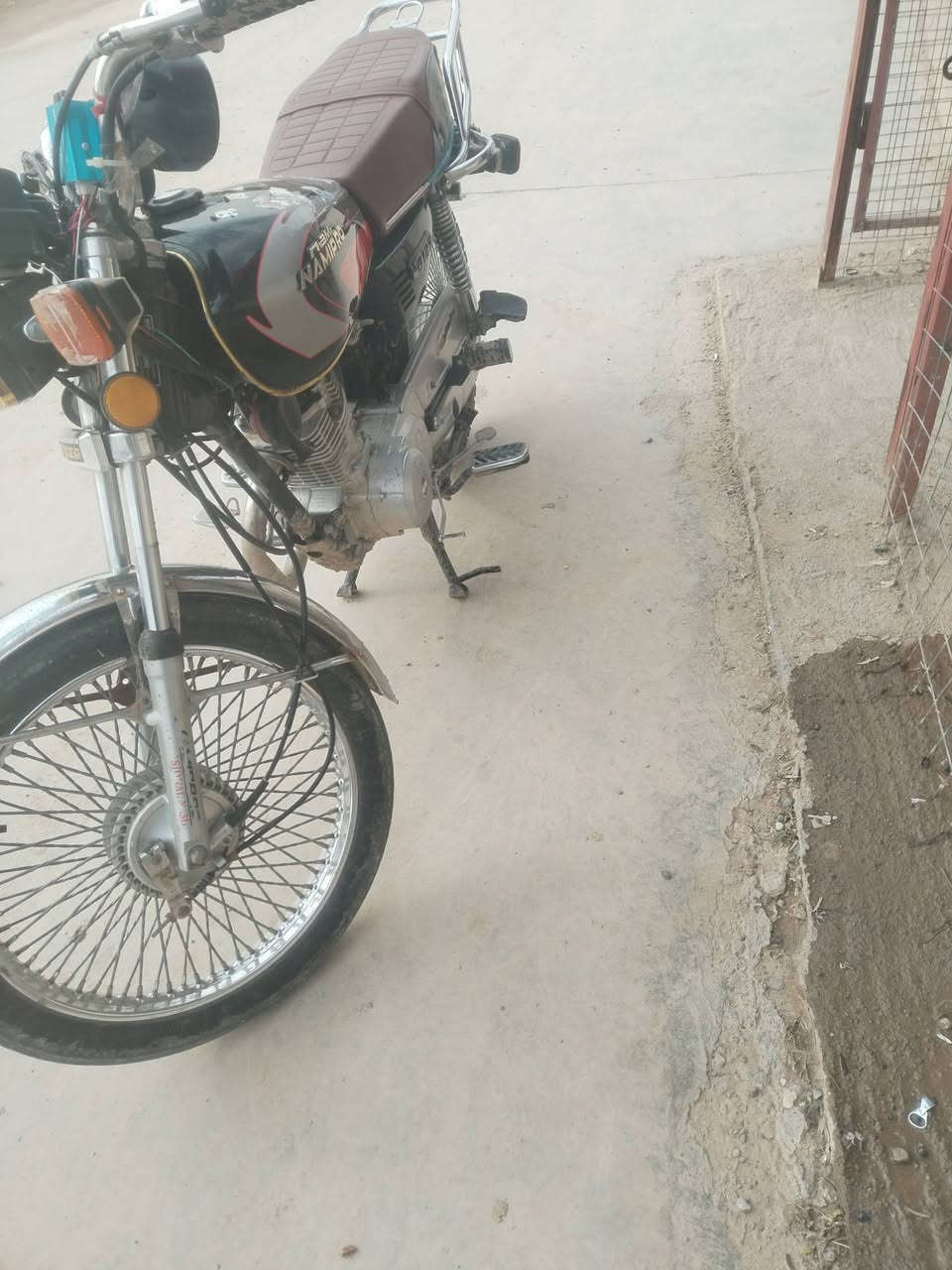 السلام عليكم البيع مطور موديل ٢٠٢١ السعر ٣٢٥وبي مجال ***********
