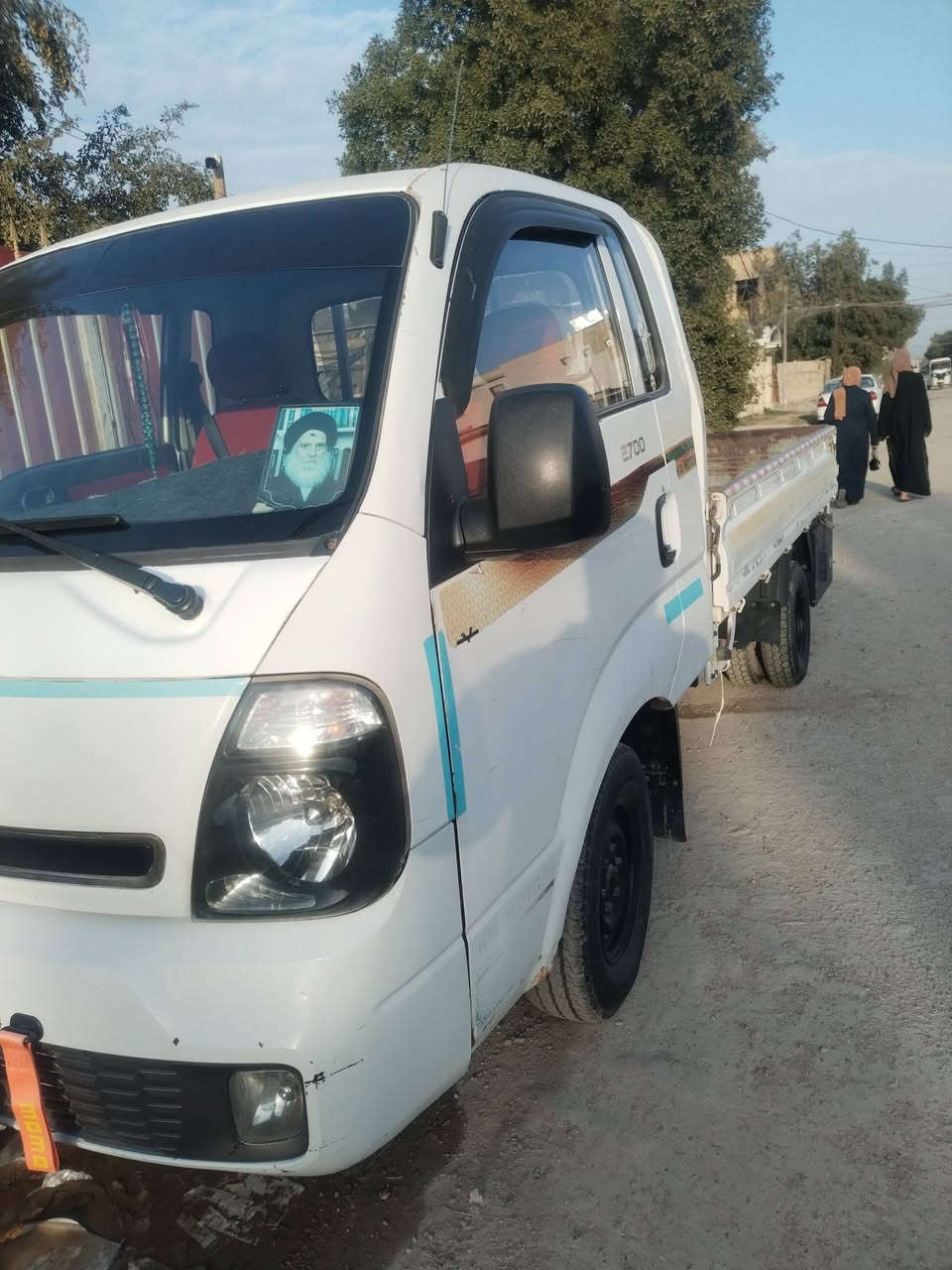 السلام عليكم للبيع مديل 13 مكينه 2700 السيارة بلاديه بدون صبغ بدون ضربه مكينه جديده تبريد شغال السعر 100 وبيها مجال قليل ***********
