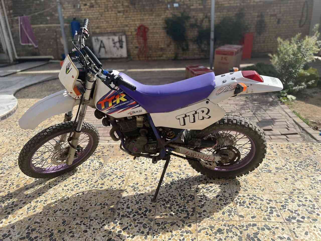 سلام عليكم قفاز ياماها للبيع TTR 250cc بلادي بيها دخان قليل عنوان ميسان علي الغربي مليون و300الف الدراجه بيها اوراق ***********
