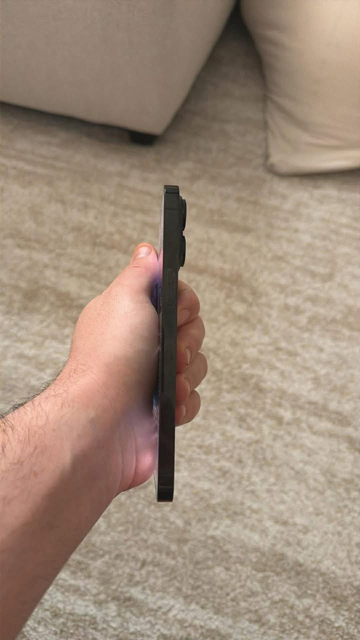 السلام عليكم أيفون ١٤ برو ماكس اسود جهاز جديد فقط مبدل اشاشه اصليه ٣ خيارات بطاريه ٨٧  ذاكر٢٥٦ فيس ايدي شغال صوت كامرات كامل جهاز وتر ٧٥٠ بيه مجال بسيط. ***********
