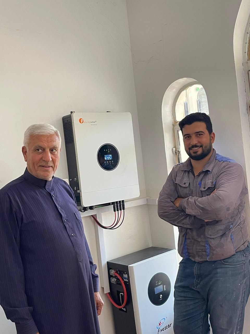 #أقساط #وبدون #مقدمة نظام منصة
✅✅ للإتصال. *********** 
تم على بركة الله تنصيب منظومة طاقة شمسية من قبل مكتب #علي #الجميلي #للطاقة #الشمسية في  قضاء الشرقاط في منزل السيد محمد احمد الجميلي بواقع 20 امبير  نهاري 15 امبير ليلي بتاريخ 12\5\2026 والتفاصيل كالتالي:-  ⛔⛔ 
1_الالواح عدد 10 اي سي 650 واط وجهين (n type) (16 bas bar) وتتحمل درجات الحرارة العالية وبضمان 15 سنة 
2_ انفيرتر 8 كيلو واط ضمان سنة واحدة
3_ بگج بطاريات ليثيوم 15 كيلو مع 8000 دورة شحن (Grade A) جديد لامستخدم ولا مجدد وضمان خمس سنوات 
4_ شاشة BMS موازن وحماية ضمان سنة
5_كيبلات DC و 4mm و1000 فولت مقاوم للظروف الجوية 
_وجوزات DC وجوزات Ac  
_صندوق للقواطع
_ ربط كوندكتر بارد منفصل عازل عن الوطنية
6_الحديد مغلون 1.5 انج
___________
سارع بحجز منظومتك  واستغل الفرصة مع فترة اعطاء تخفضيات لكافة المنظومات المنزلية والزراعية وبأقساط ميسر ومريح وبفترة زمنية طويلة بما يتناسب مع كافة طبقات المجتمع
_______________
بإدارة 
زيد الجميلي
***********
