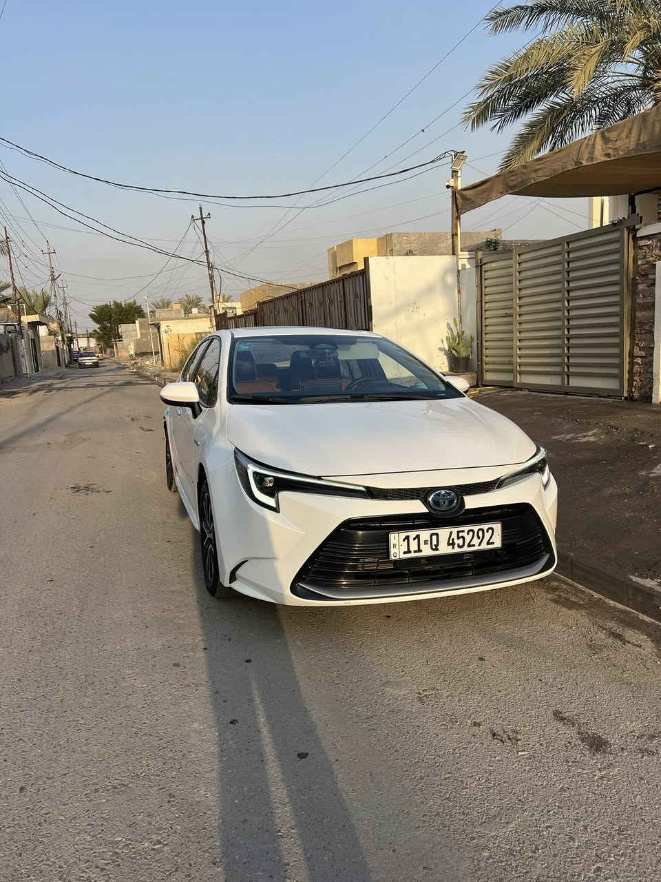 السلام عليكم 
تويوتا كورلا هايبرد للبيع 2024
ماشية 22 الف 
بصمه تشغيل +بصمه ابواب 
كشنات جلد لونين 
فتحه 
كامرة خلفيه 
نضام تحكم ستيرن وتحديد مسار 
توقف ذاتي 
اوتو هولد 
جام ٤اوتو 
قطعتين تبريد  
شاشه كبيره كاربلي
سايد بريك دكمه 
٣انضمة قياده ( ايكو،نورمال،سبورت) 
السعر ١٤٣$ وبيها مجال بسيط حك الجيه 
السياره مكفوله عدا بارد اصبع موضح بلصوره 
مكان السياره قرب جزيره بغداد 
للاستفسار ***********
رقم بغداد تحويل مباشر
