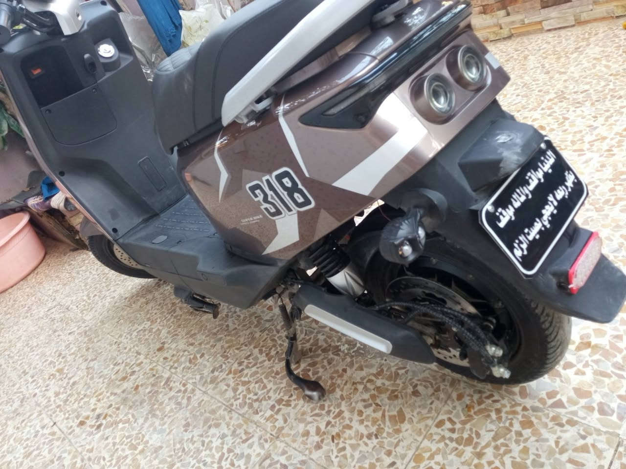 ماطور شحن 318 للبيع كلو شرط الشراي يجي خاص ***********
