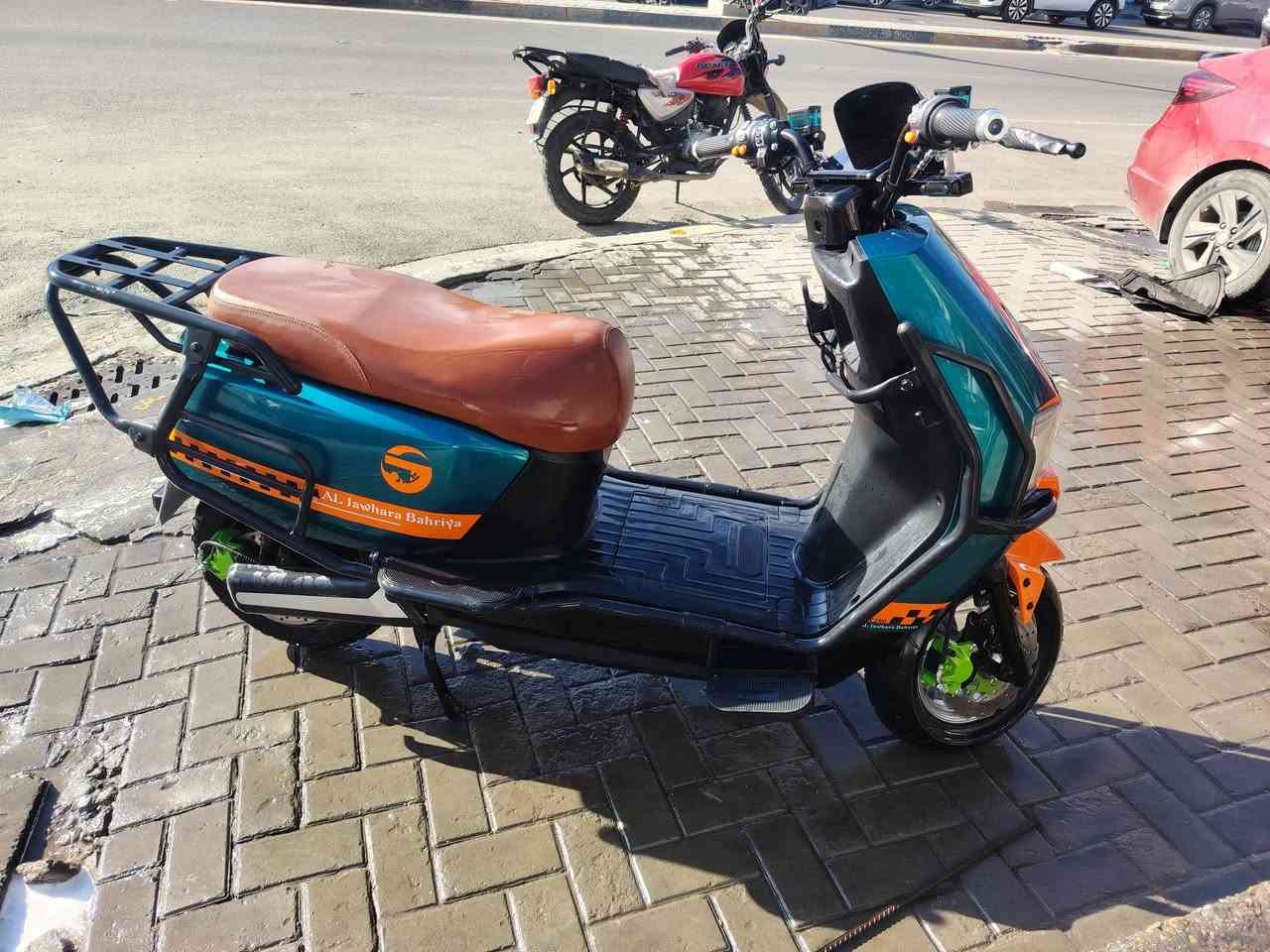 السلام عليكم دراجه شحن للبيع اخت الزيرو ماشيه اقل الالف مداخله تصليح جديده بمعنه الكلمه بيها سويجين + بصمتين سعرها ٩٠٠ وبيها مجال مكاني بغداد حي العامل للاستفسار
***********
