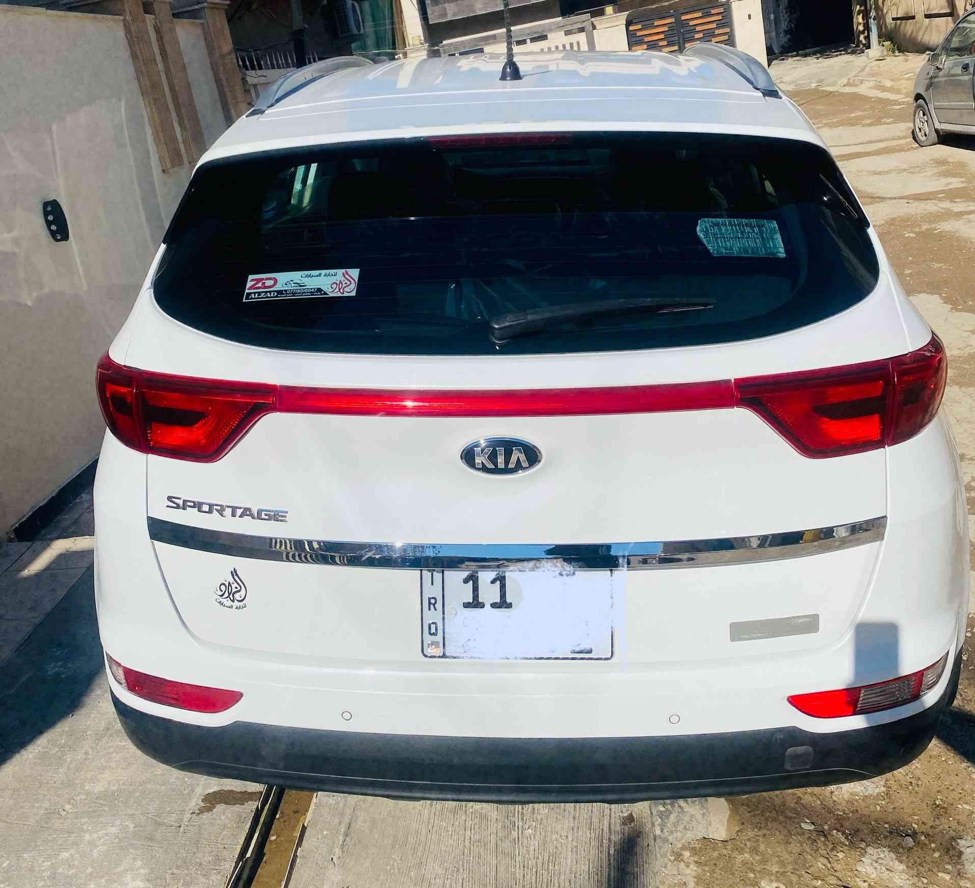 كيا سبورتج خليجيه وكالة الشركة الدوليه موديل 2018
سياره جديده جدا وبدون اي نقص 
ماشيه ٨١
رقم بغداد الانكليزي وبأسمي
كفاله عامه من كير ومحرك فقط باب خلف السائق بي صبغ بسبب شخط 
مواصفاتها نص فول 
محرك ٢٠٠٠ دوش
داخل حمصي 
حساسات امامي وخلفي اصلي يعرض بالشاشه
زراك لايت 
شاشه وكامره
السعر ١٨٢ ورقه 
***********
مكان السياره بغداد حي الجامعه
