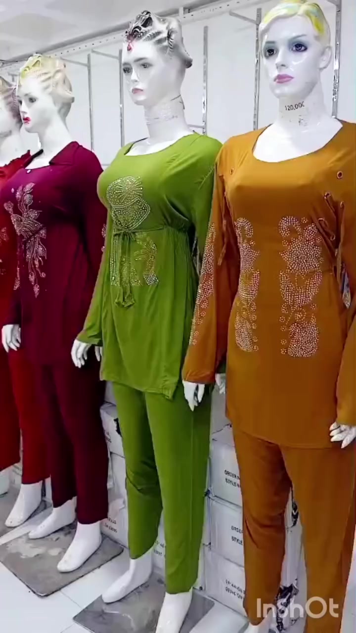 بضاعه جديده 🔥 😍 
 تراكات نسائي سعر الدرزن 96 الف 😍
اقل طلب نص درزن 
جمله فقط
يوجد توصيل لجميع محافضات العراق 5 الف 
للتواصل واتساب ***********
أهلا وسهلا بكم 🌹
