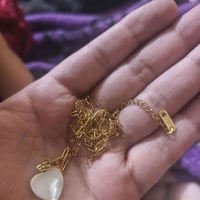 عندي شلعه تقريباً 5 كيلو اكسسوارات كلشي بيها متنوعه وبيها هاي الكلاده ...