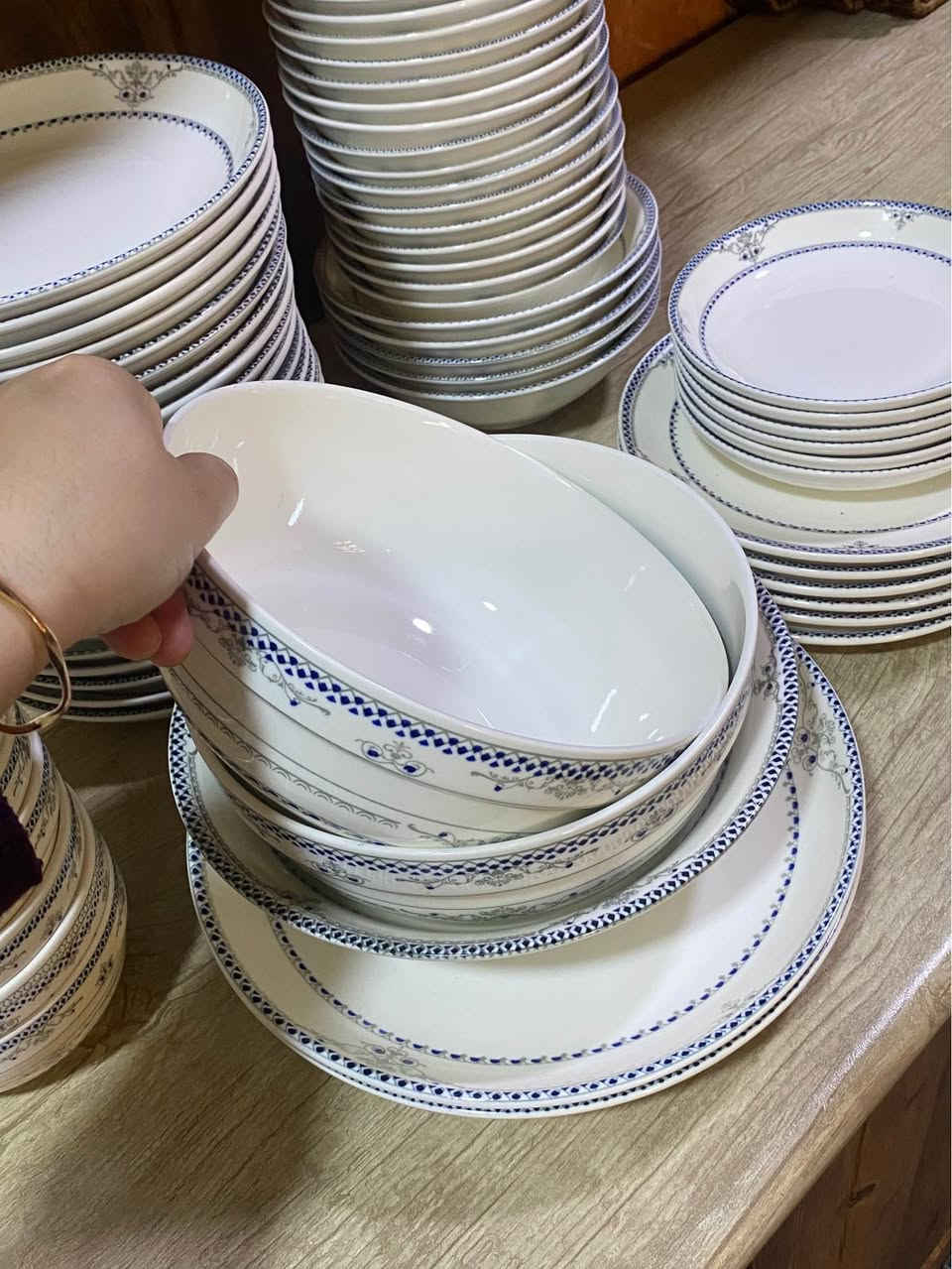 ئەم قاپانە بۆ فرۆشتن

ژمارەیان لەسەرە زۆرن 
نرخی  سێتەکە  ٦٥ هەزار

 ئەوانیتر ٨ هەزار
سلئمانی السليمانية, العراق


**إذا كنت صاحب هذا الإعلان وتريد حذفه لأي سبب، رجاءا أرسل رسالة إلى الدعم الفني**