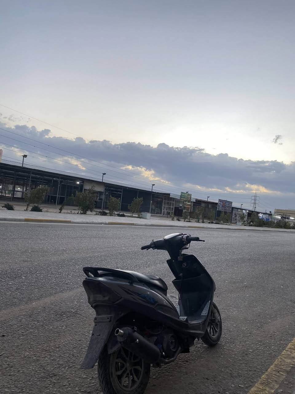 للبيع ماكس عدله
بوشة 55
بيها شلعه حلوه ومعدل بيها كلج رياضي
تجي وتفحص الدراجه حلوه 
بيها نقص كهربائيات بيهن طبك الدراجه كلها تشتغل بس تسوي الضفيره 
425سعر 
 
***********

كربلاء حي الوفاء
