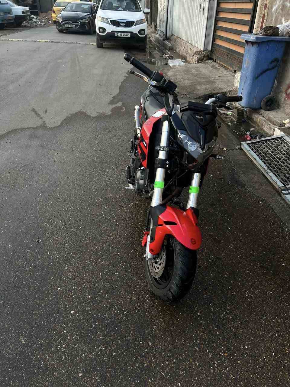 سلام عليكم مرخصت مدير الكروب دراجج بنلي 135 cc مرقمة سنوية ورقم الماني جدد لا غرامة ولا شي دراجة بسمي ثاني يوم احولك محتاج فلوس ورد ابيعهة دراجة خير من الله الله شاهد ولا نقص بيهة نكرة سلف 
مكاني بغداد مدينت الصدر قطاع٨ 
هاذ رقمي ***********
دراجة عارظهة بمليونين
