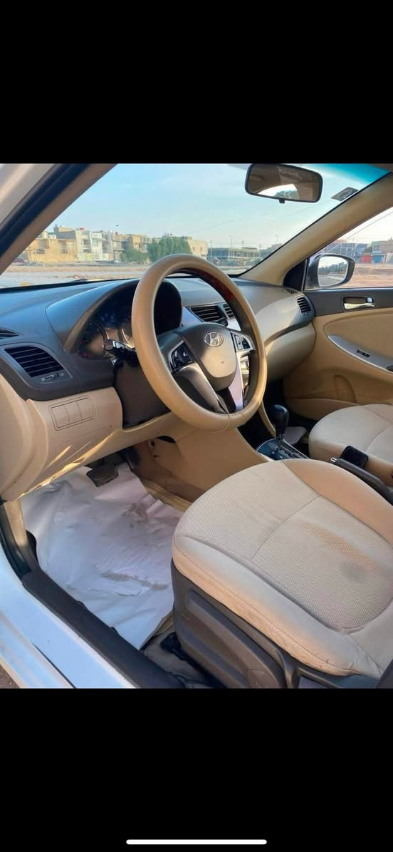 اكسنت 14
كفاله عامه 
خليجي
مكينه 1600
فقط رصعات بارد بالجانب/سونار موجود
السعر 108 بيه مجال 
رقمي ***********
