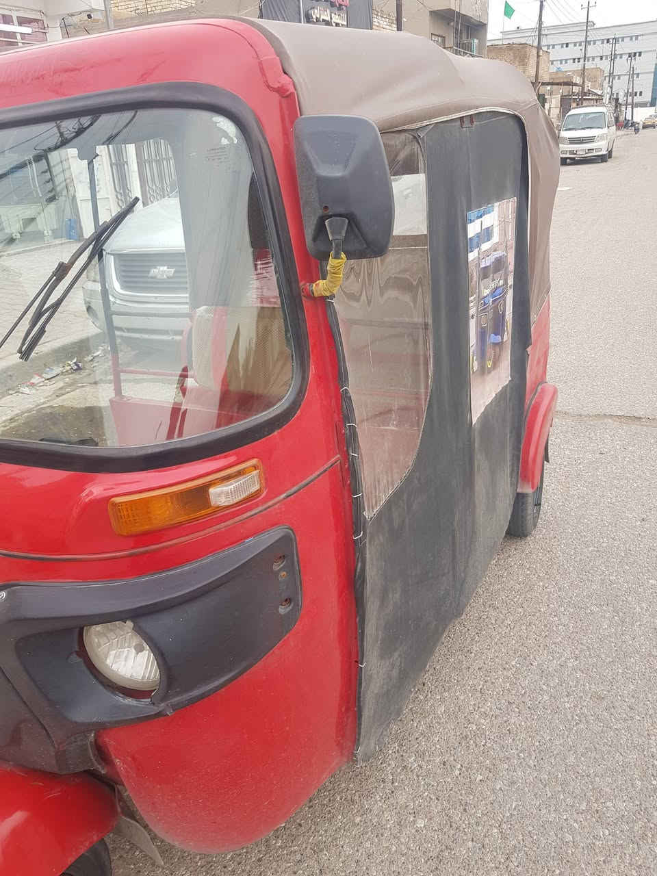 سلام عليكم تكتك مديل 17 شهر 11 جاهزة كلهة شغالة بس  بيهة صليب ولباقي كلة شغال تكتك معمرة جديد السعر 3    200 وبيهة مجال مكاني الحسينية الراشدية ***********
