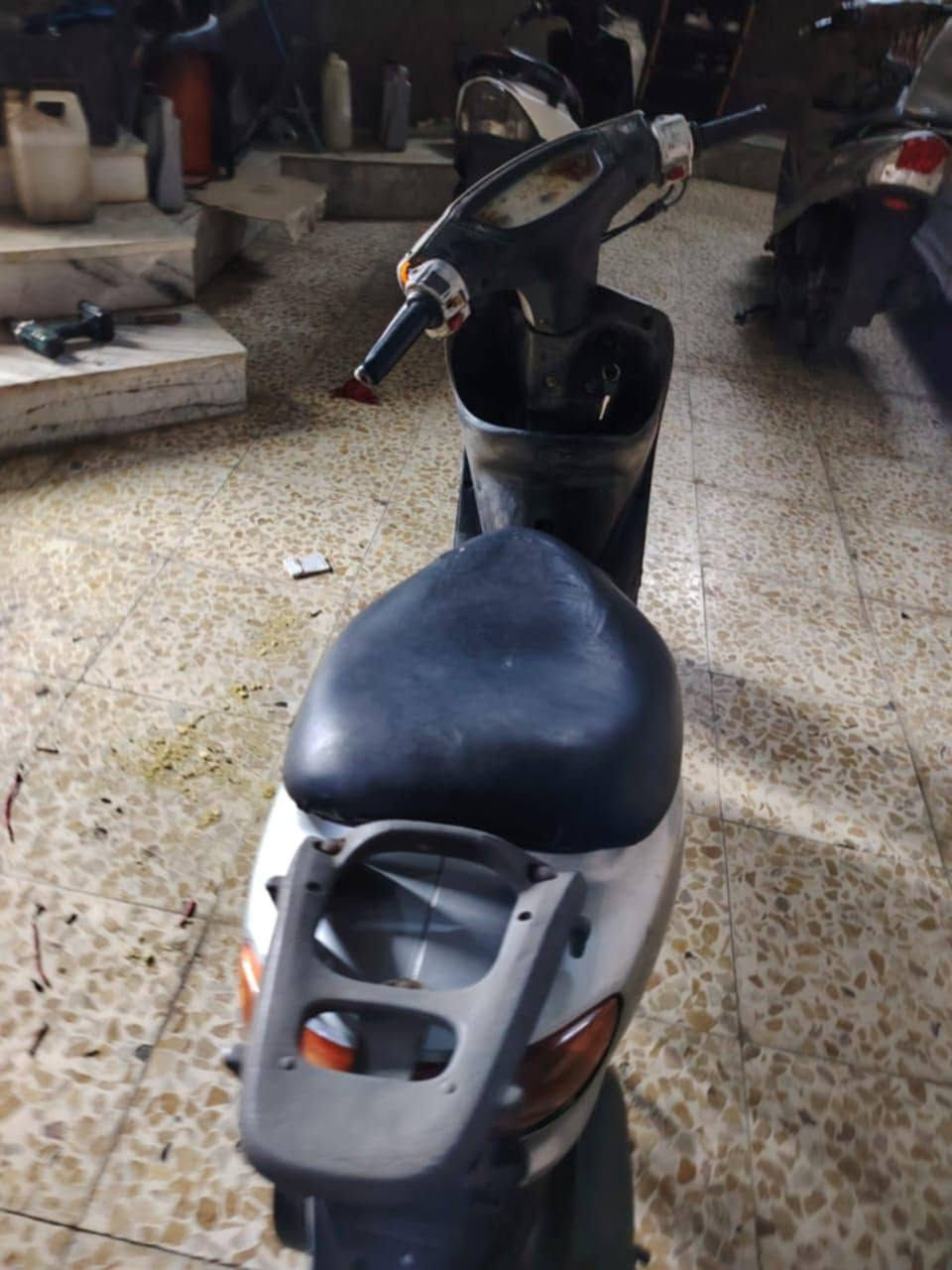 من رخصة الادمن 
السلام عليكم دراجة للبيع دراجة نهضتهة تخبل مكينة خرسة مابيهة كل صوت كهربائيات شغالة لايت بكلايت عينة سلف شغال عوزهة بس باتري سعر 225 وبيهة مجال بسيط عنواني قضاء المدينة ارقمي ***********
