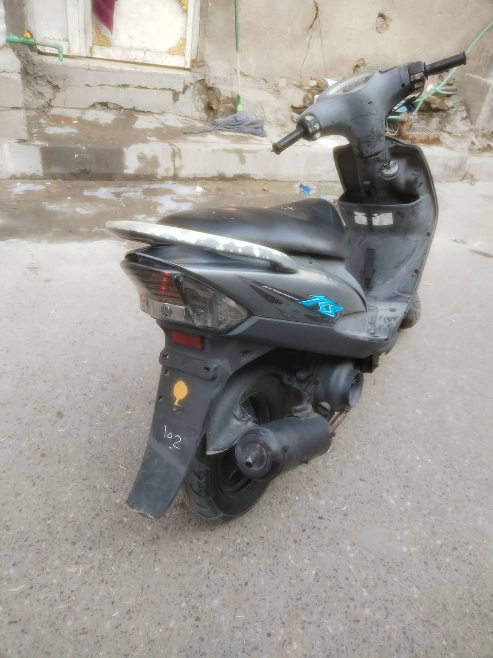 السلام عليكم دراجه ماكس عدله للبيع جديده رمبه صارلهه اقل من سبوع من شتريتهه السعر مليون و150. 1150وبيهه مجال حك الجيه عنواني بصره5ميل واذا مايعجبك السعر اعبر المنشور
***********
