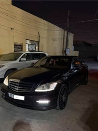 مارسيدس S550 2013 وارد امريكي الضرر جاملغ الخلفي الصوبين بارد بسيط معد...