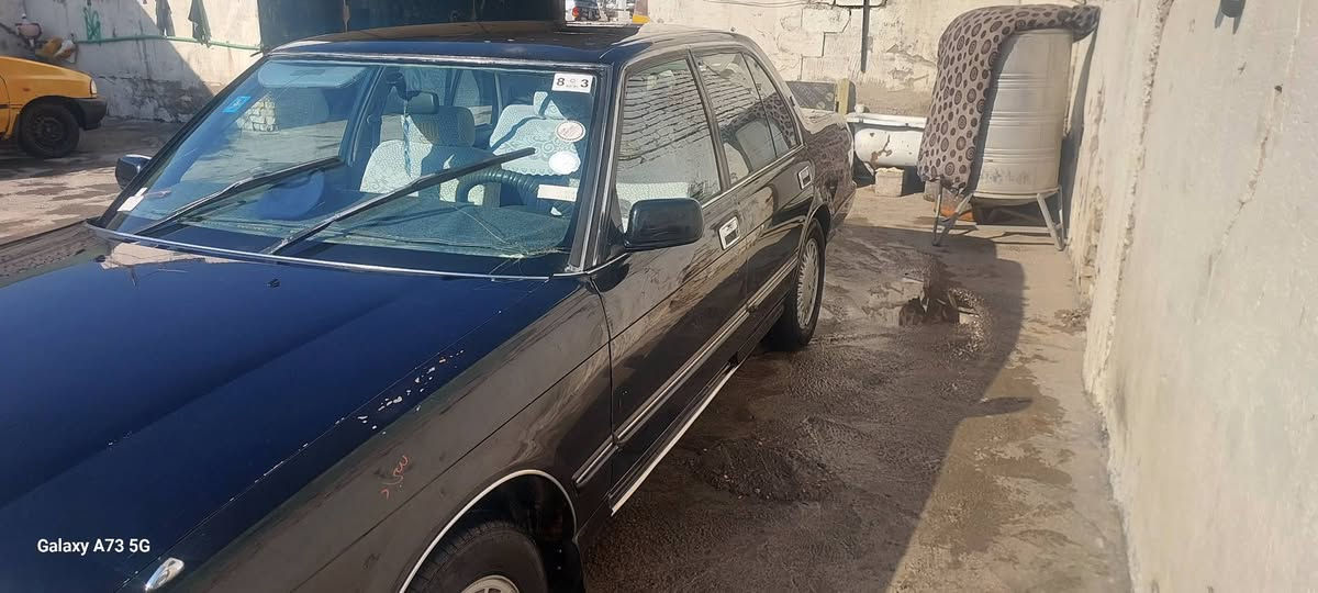 سياره ارنب موديل 1994  سياره  بلاديه بس قطعه بالجاملق ضربه خفيفه سياره مامصبوغه ماعده الجاملق الخلفي مصبوغ بيه مكينه ففتي  ***********
