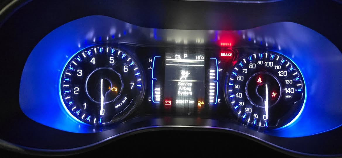 كلايزلر سبرينك C200 2016
كير محرك تبريد  مواصات L 
شرط تحويل 
بيها صبغ ٤ وضربتها  من ورا 
*********** تواصل وتس اب 
السعر ١٠٥
